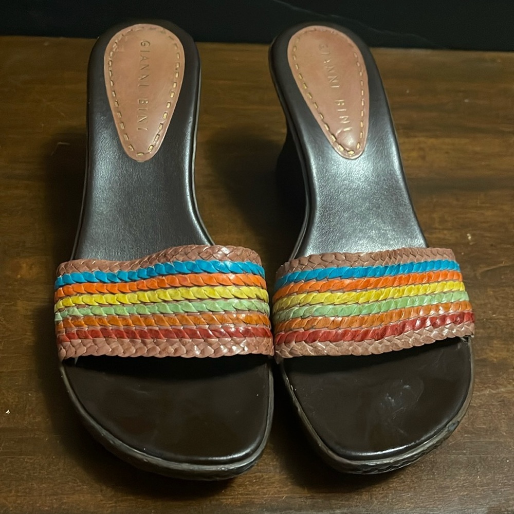 Gianni Bini wedge sandles sz8.5 Brown with multicolored strap